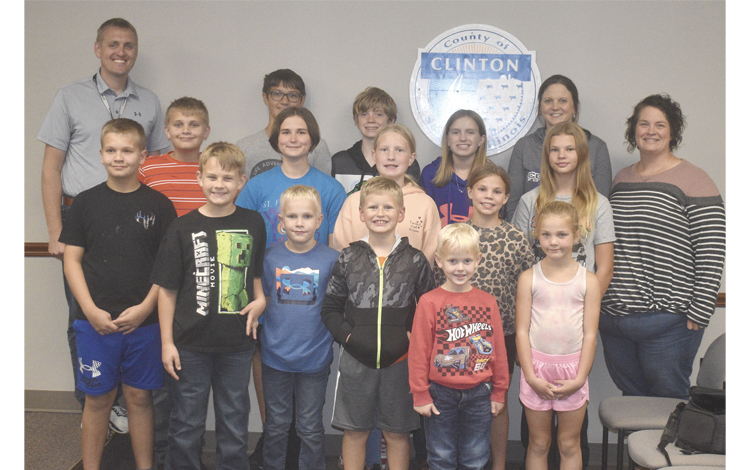 4-H members learn about local government and procedure