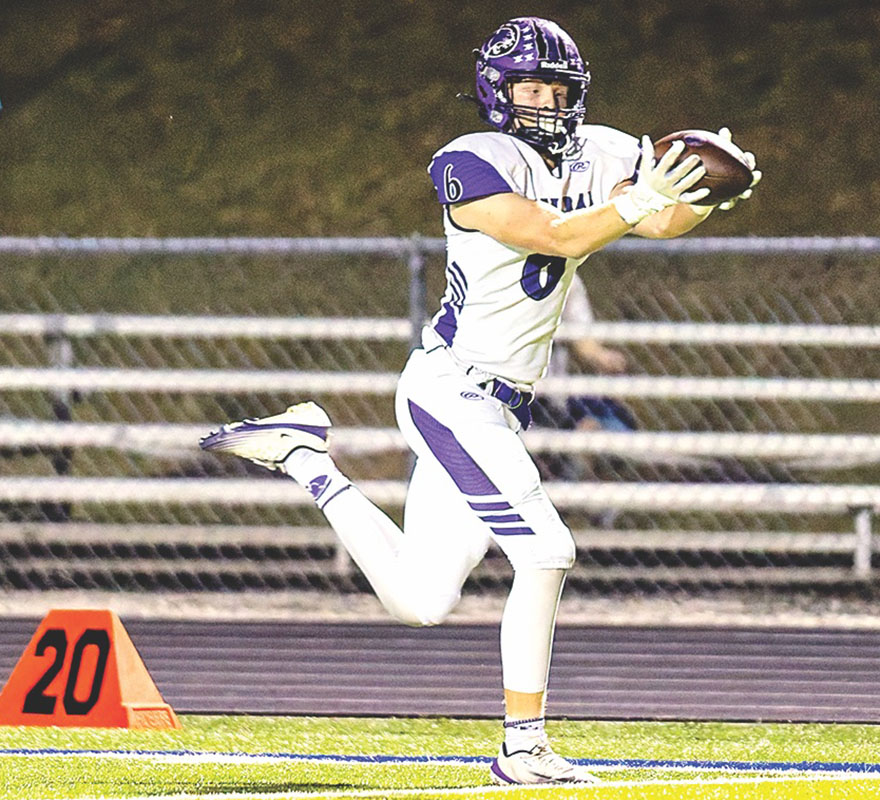 Have a night — Central wide receiver Bryce Wieter extends to catch a 42-yard touchdown in the first half of the Cougars’ 41-6 win over Columbia on Friday.  Wieter had four catches for 91 yards and two touchdowns.    PHOTO BY CRAIG HUEGEN WieterCC